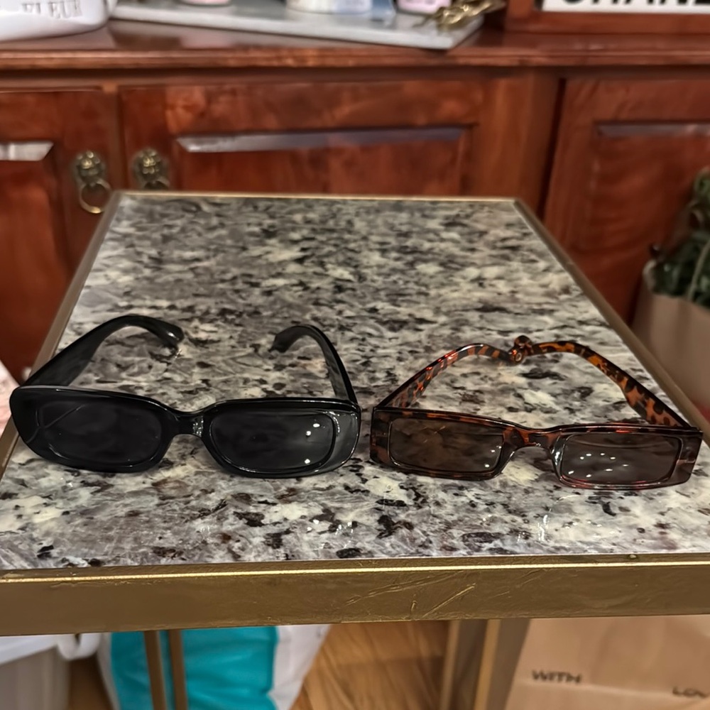 Stylish Black and Tortoise Sunglasses